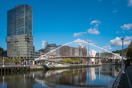 Bilbao: visita guiada personalizada con un local